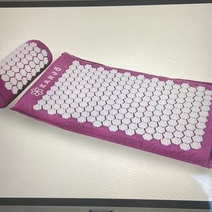 NWT Kanjo Acupressure Mat and Pillow